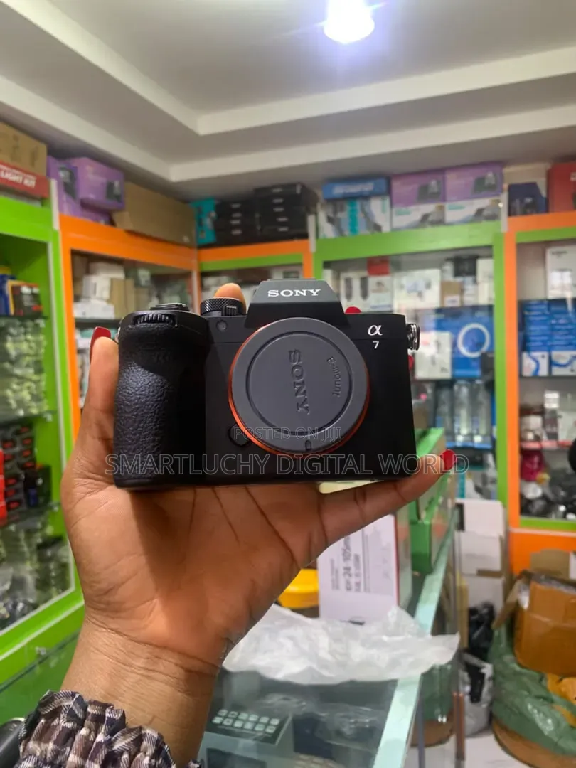 Sony Alpha A7 Mirrorless Camera Body