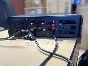 Yamaha P7000Watts Powered Amplifier