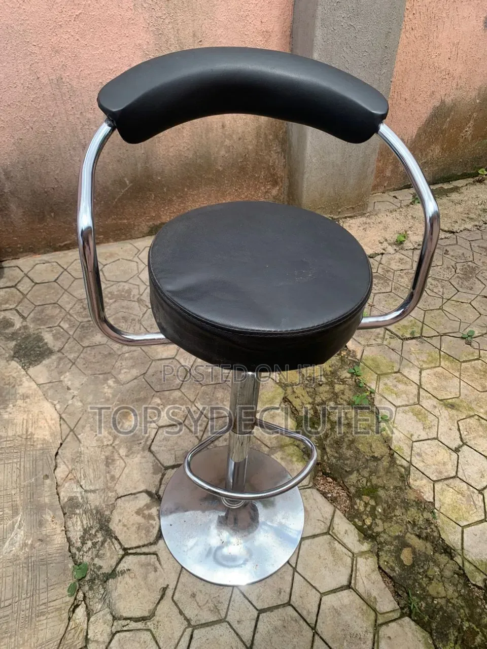 Saloon Chair