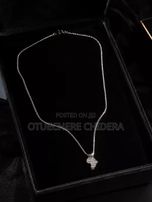 Shiny Silver Africa Map Pendant Necklace - Silver / Unisex