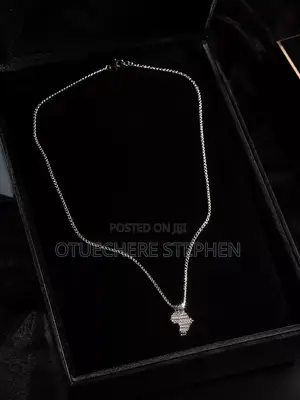 Shiny Silver Africa Map Pendant Necklace - Silver / Unisex
