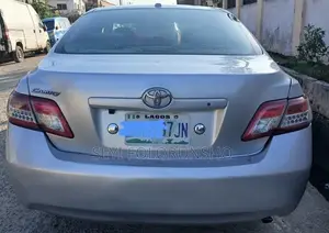Toyota Camry 2011 Silver