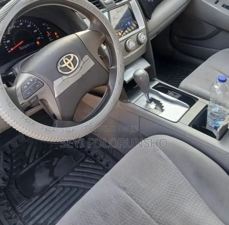 Toyota Camry 2011 Silver