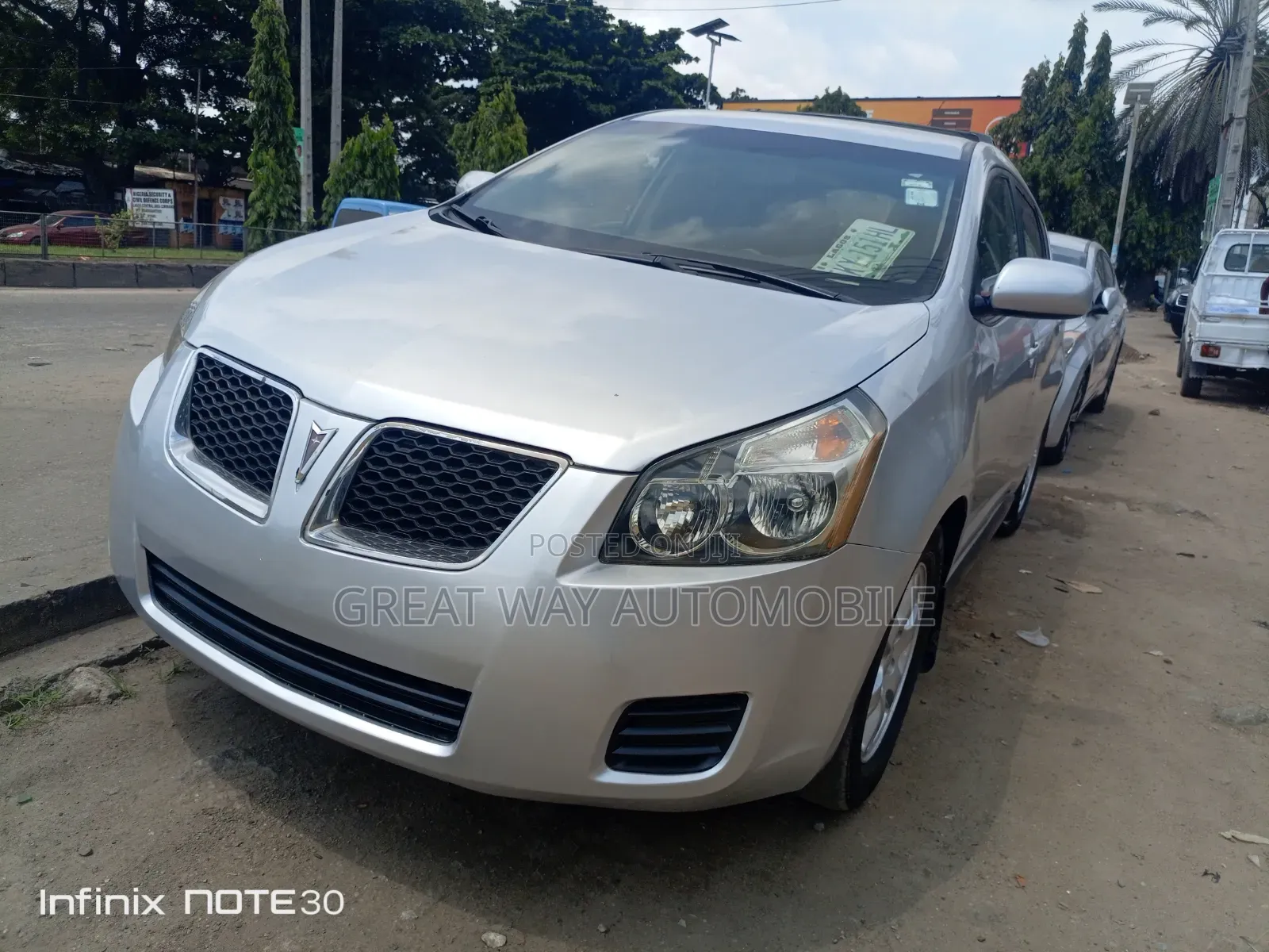 Pontiac Vibe 2010 Silver