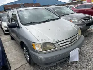 Toyota Sienna 2003 Gold