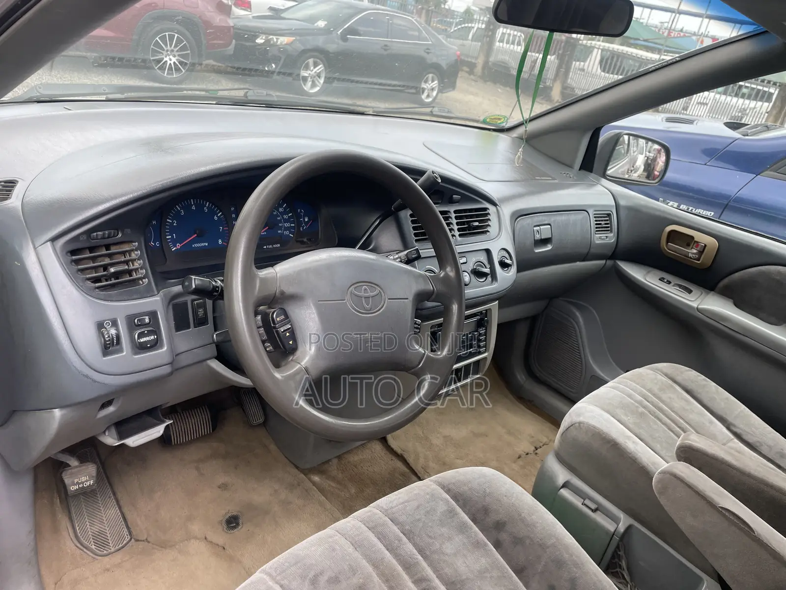 Toyota Sienna 2003 Gold