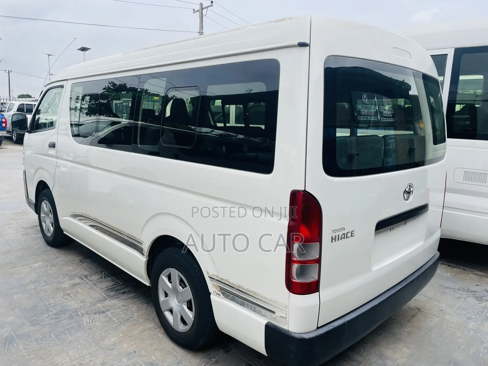 Toyota HiAce 2017 White