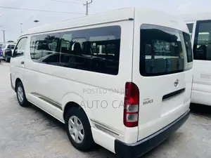 Toyota HiAce 2017 White