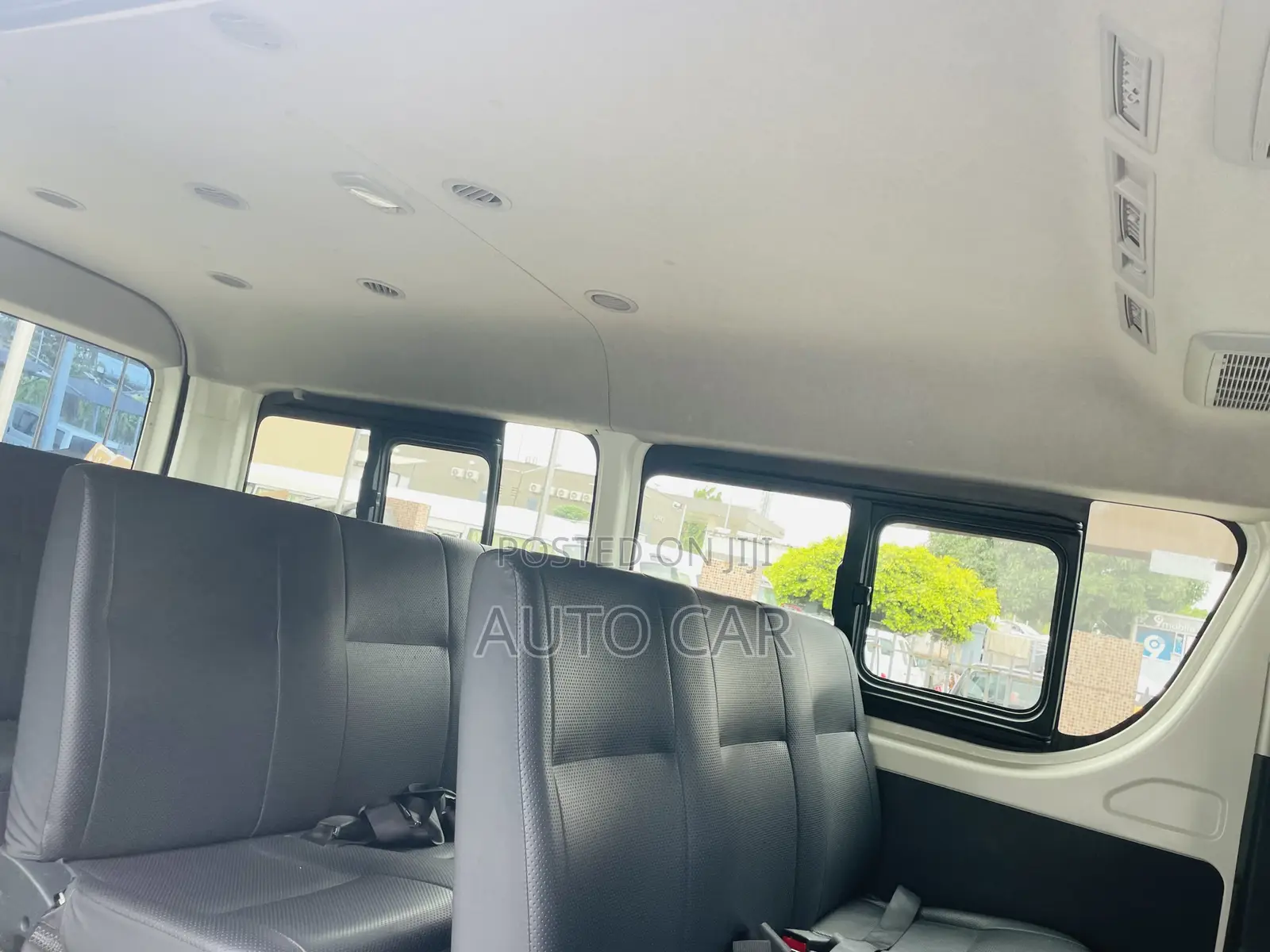 Toyota HiAce 2017 White