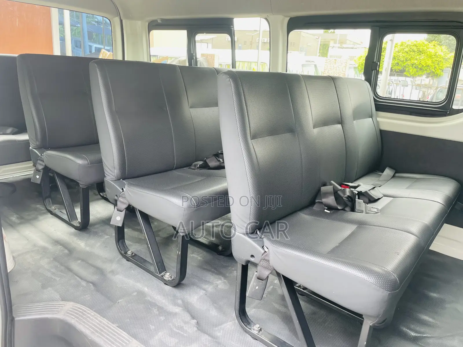 Toyota HiAce 2017 White