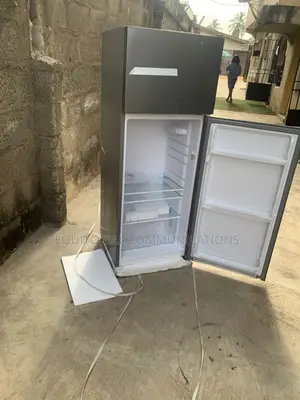 SKYRUN 200L Refrigerator for Chilled Drinks and Groceries