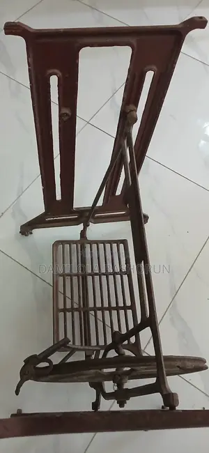 Manual Sewing Machine