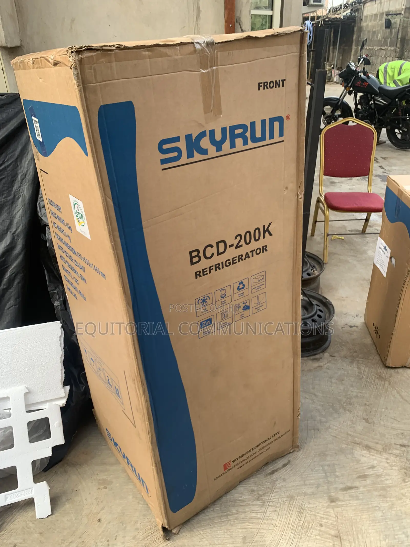 SKYRUN 200L Refrigerator for a Neat and Organized Kitchen