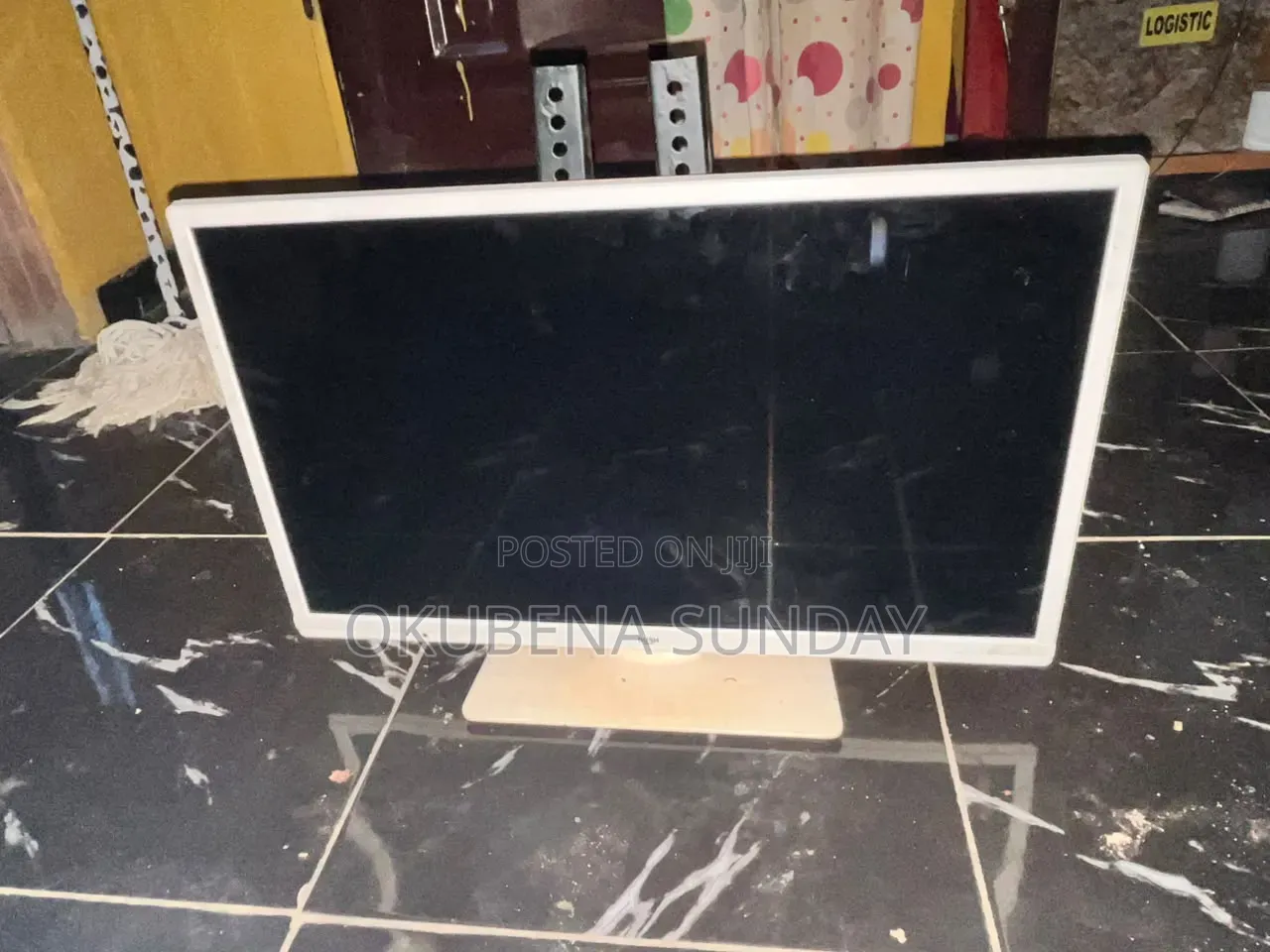 28inches Bush Smart TV
