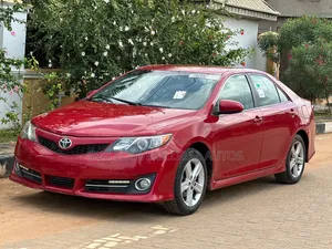 Toyota Camry SE 4dr Sedan (3.5L 6cyl 6A) 2014 Red