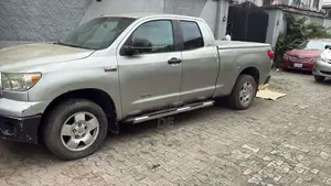 Toyota Tundra 2010 Silver