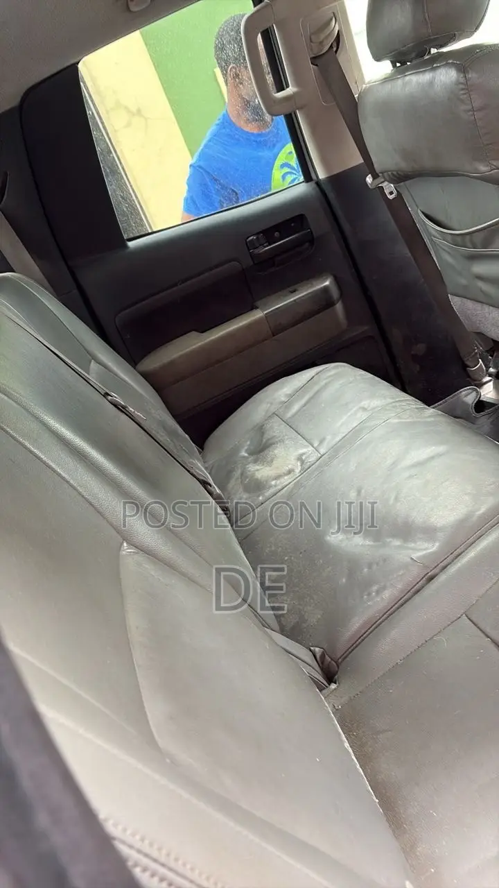Toyota Tundra 2010 Silver