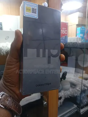 New Samsung Galaxy Z Flip4 512 GB Purple