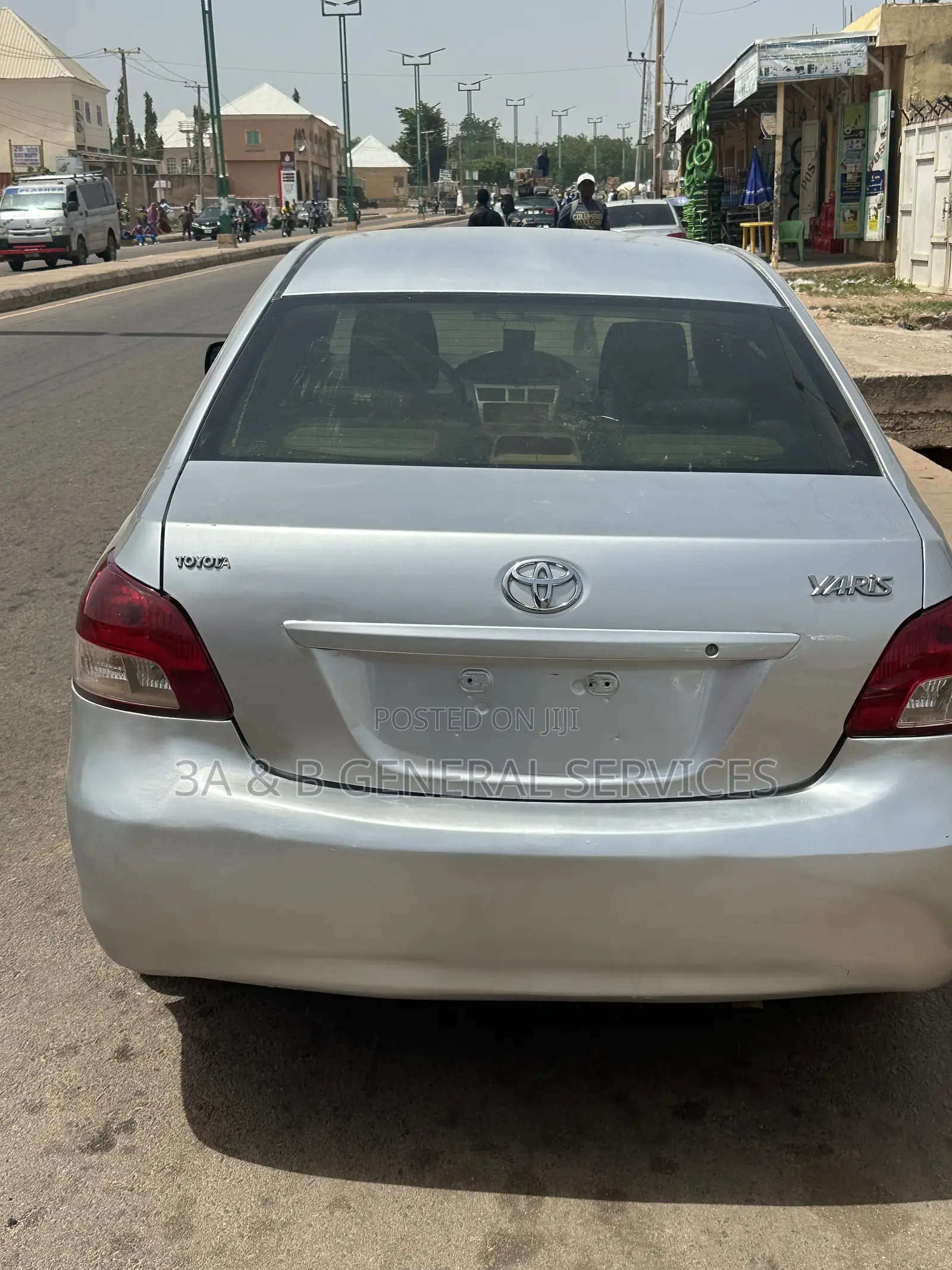 Toyota Yaris 2012 Silver