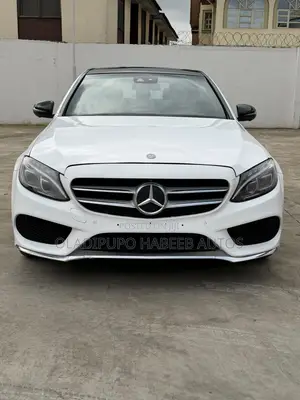 Mercedes-Benz C300 Base 4Matic Coupe AWD (2.0L 4cyl 7A) 2017 White