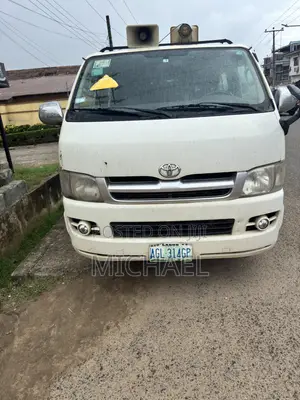 Toyota HiAce 2008 White
