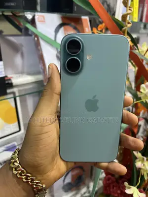 Apple iPhone 16 128 GB Green