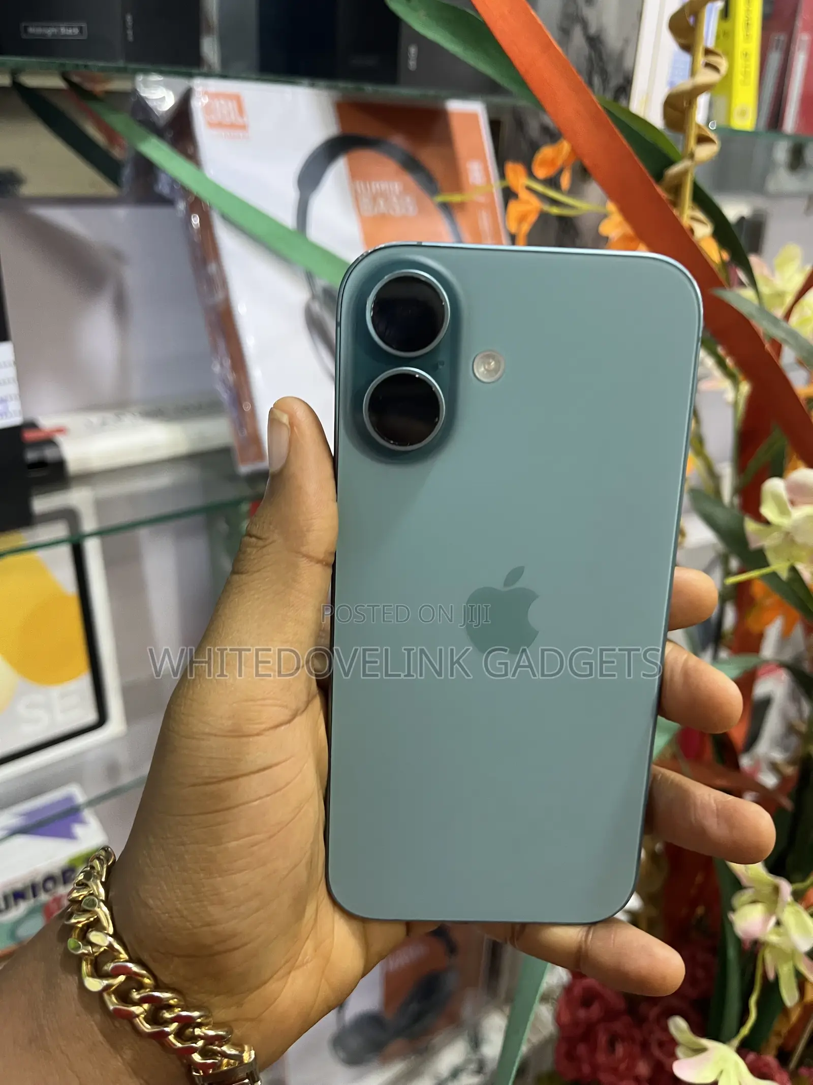 Apple iPhone 16 128 GB Green
