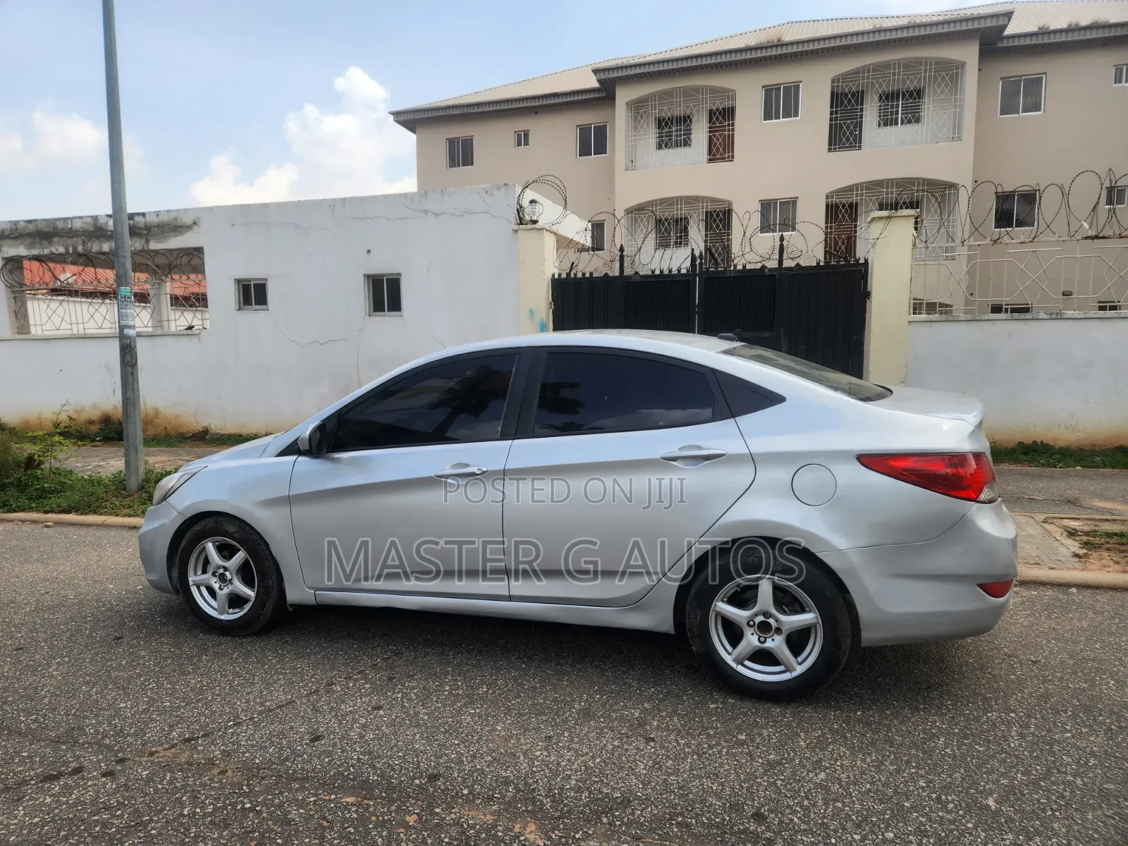 Hyundai Accent 2012 Silver