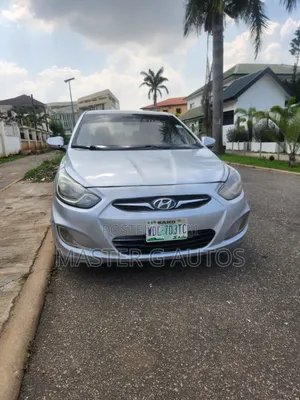 Hyundai Accent 2012 Silver