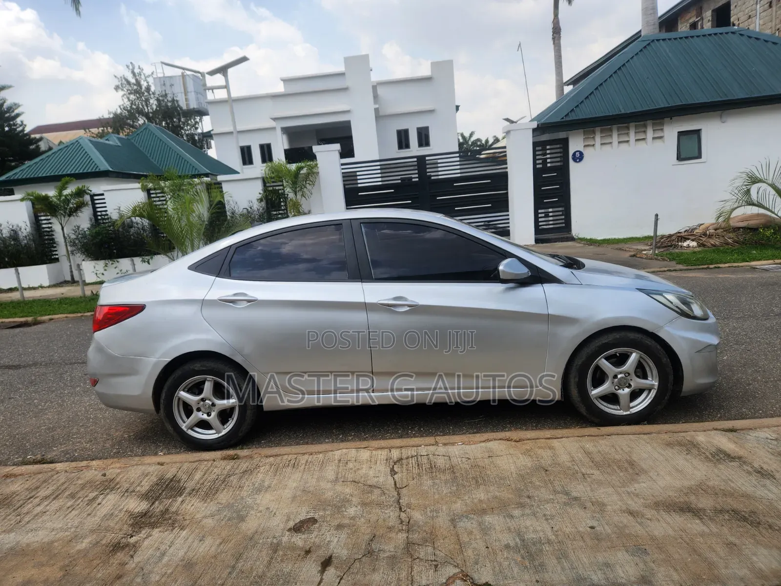 Hyundai Accent 2012 Silver