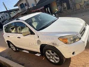 Toyota RAV4 2008 White