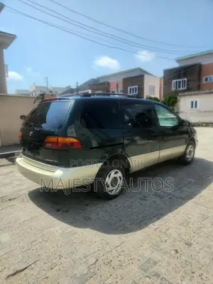 Toyota Sienna 2002 Blue