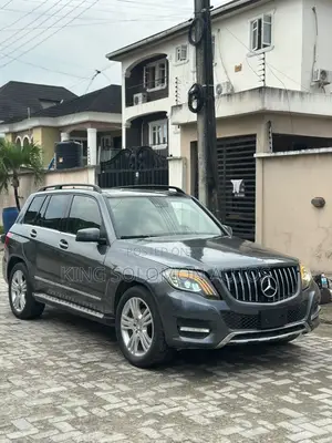 Mercedes-Benz GLK-Class Base GLK 350 4dr AWD 4MATIC (3.5L 6cyl 7A) 2015