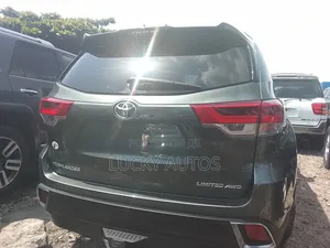 Toyota Highlander 2018 Green