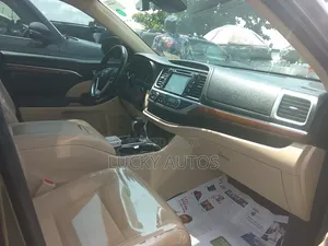 Toyota Highlander 2018 Green