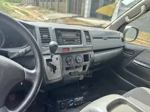 Toyota HiAce 2008 White