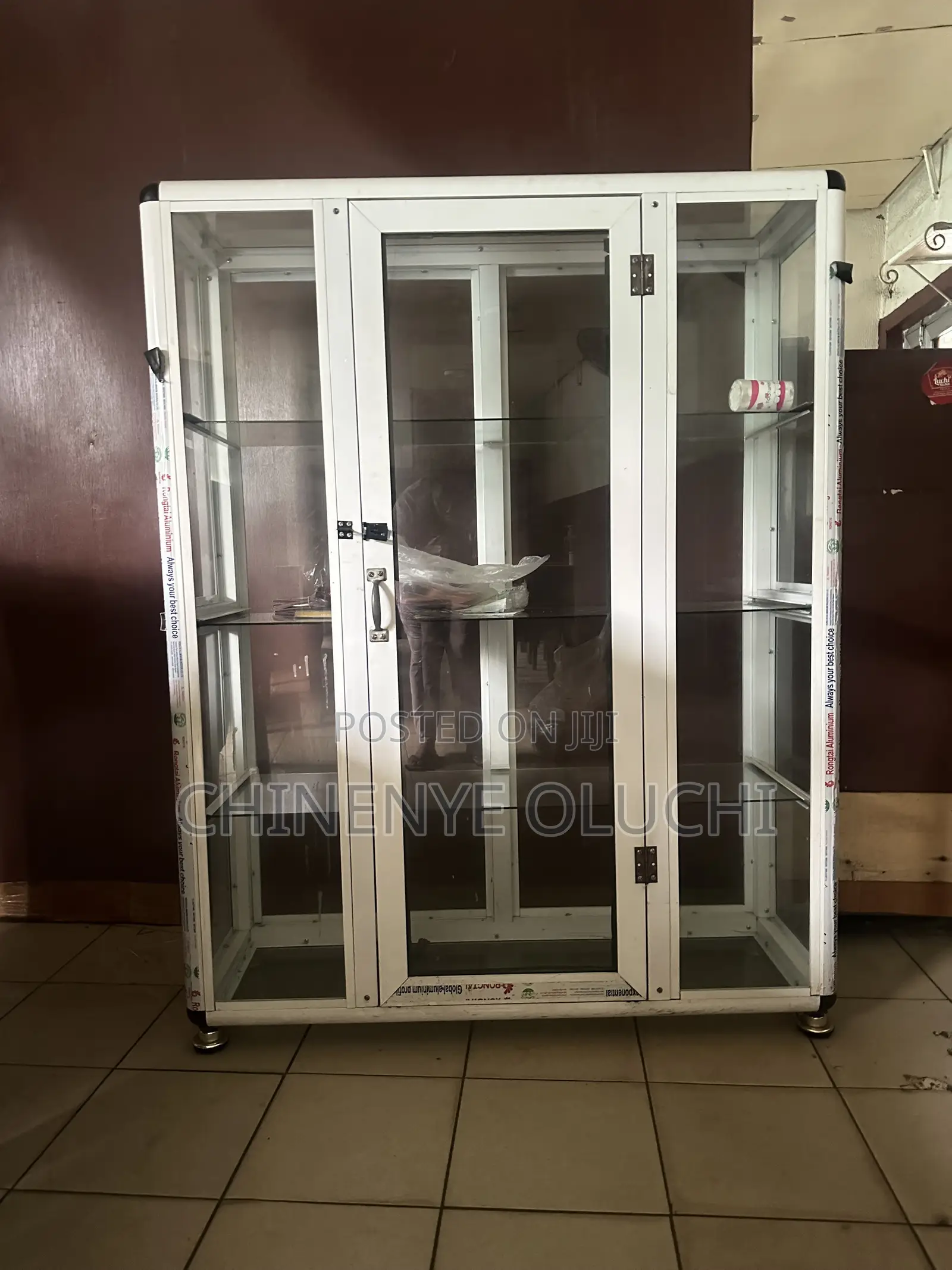 Show Glass