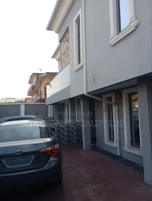 3bdrm Apartment in Toyin Street for rent