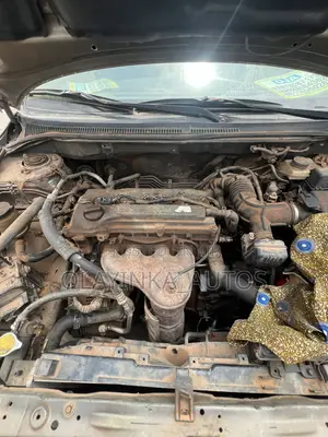 Toyota Avensis 2005 Gold