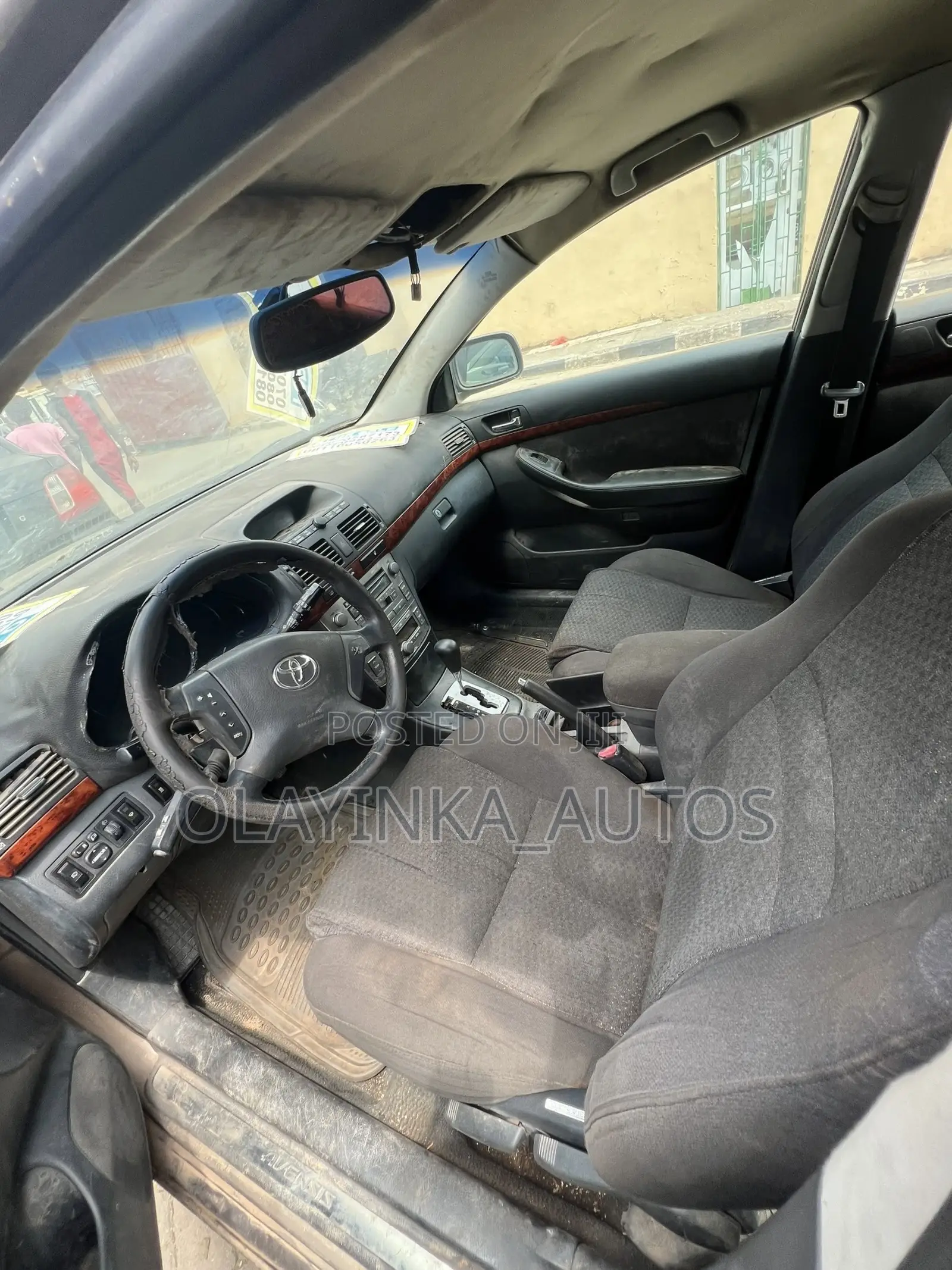 Toyota Avensis 2005 Gold