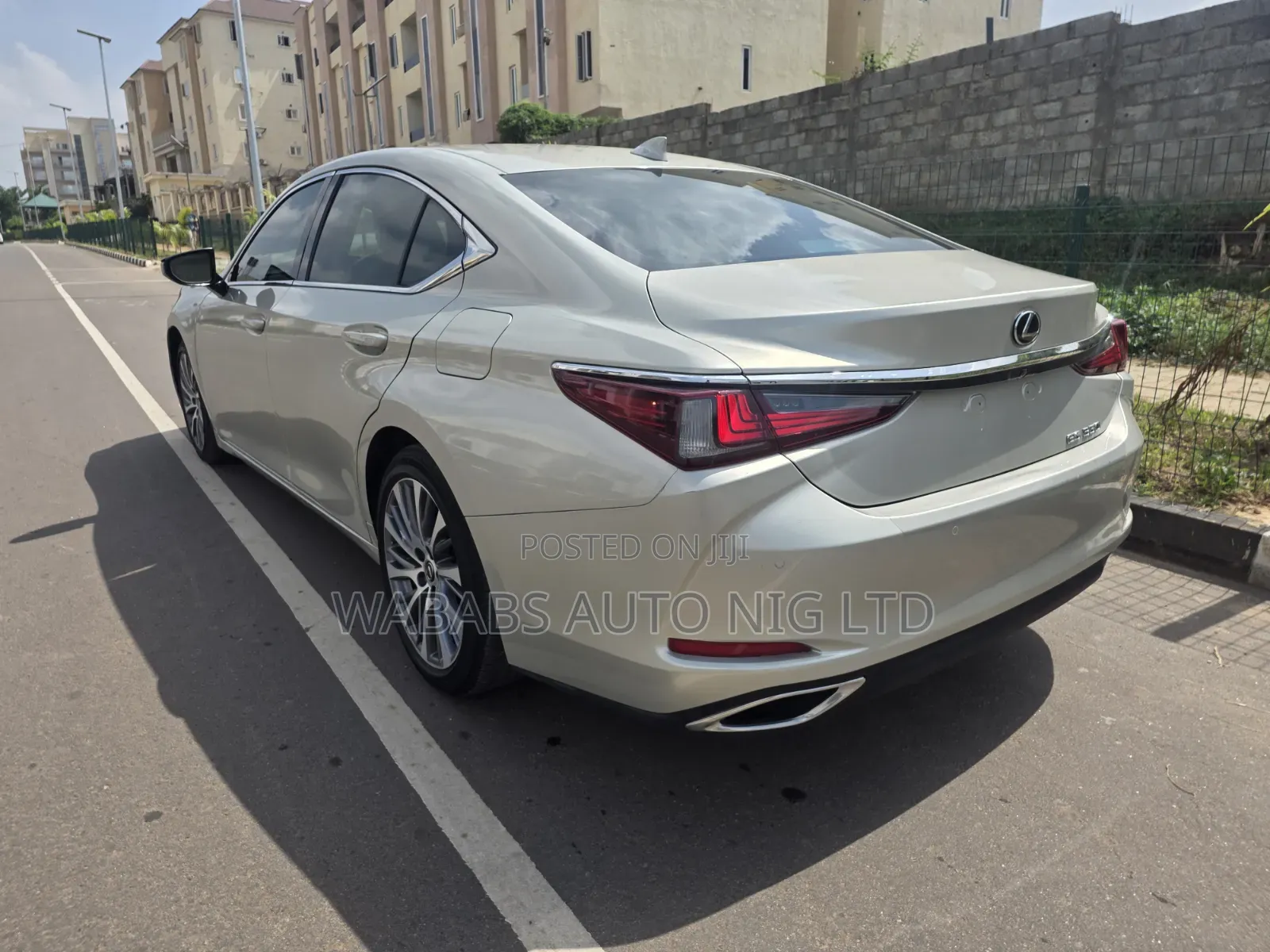 Lexus ES 2020 Gold