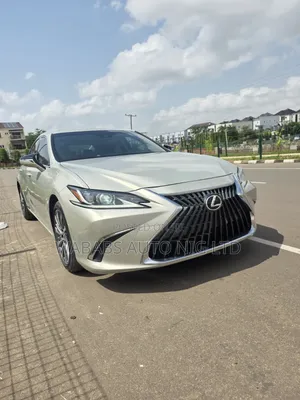 Lexus ES 2020 Gold