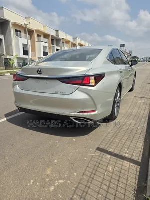 Lexus ES 2020 Gold