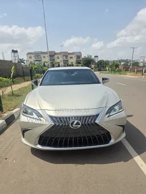 Lexus ES 2020 Gold