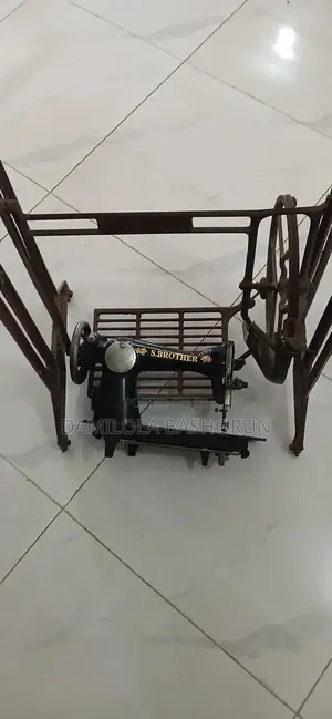 Manual Sewing Machine