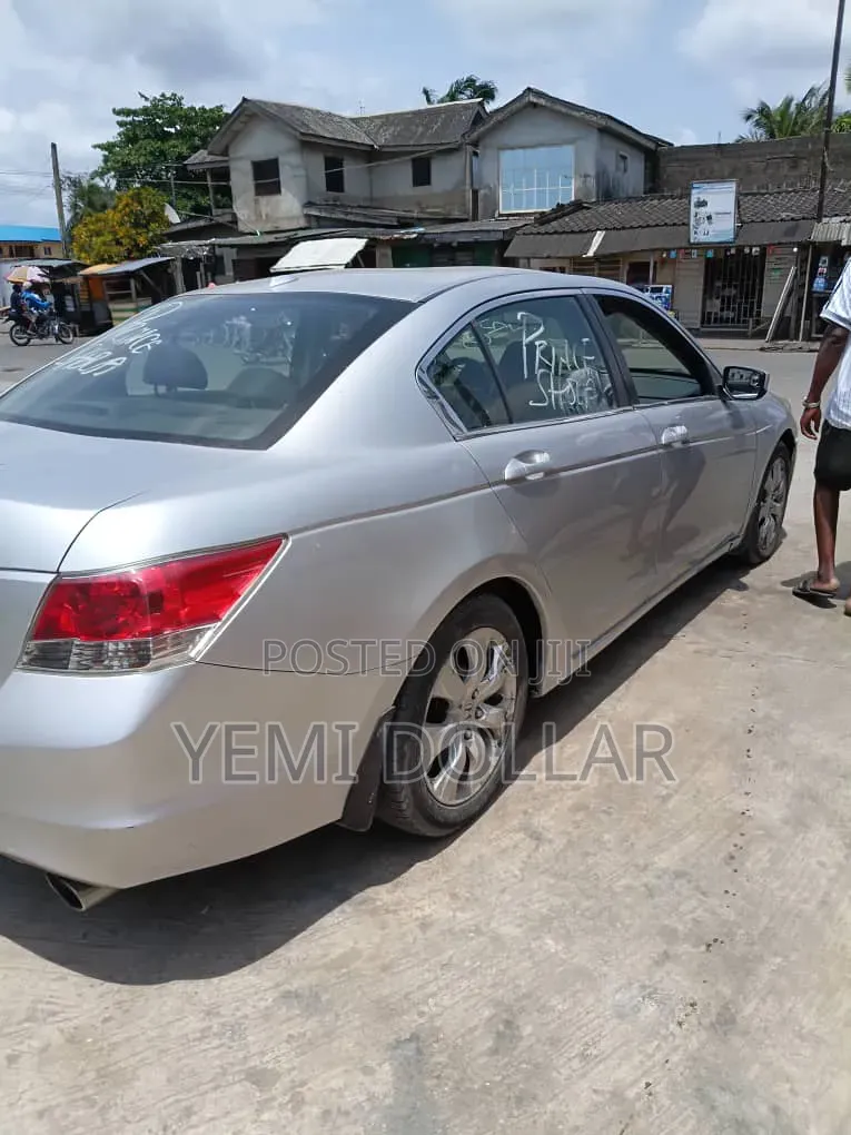 Honda Accord 2010 Silver