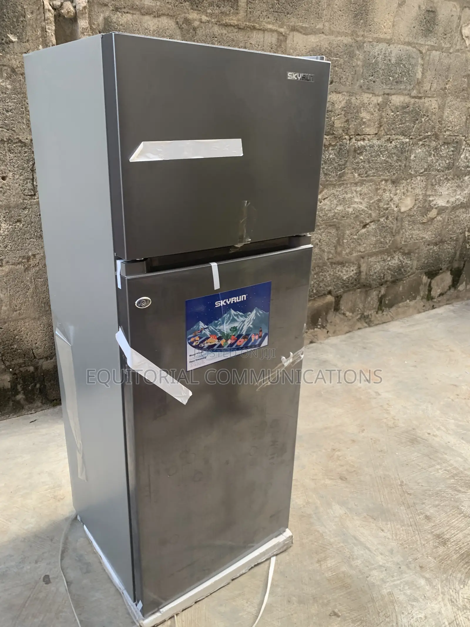 SKYRUN 200L Fridge for Chilled Food and Drinks