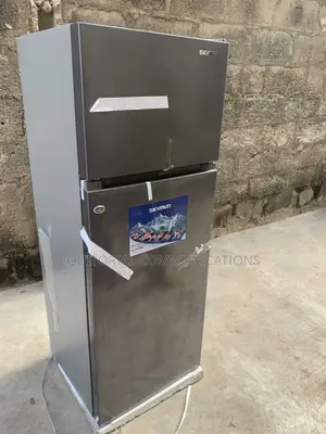 SKYRUN 200L Fridge for Chilled Food and Drinks