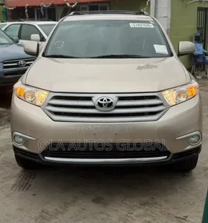 Toyota Highlander 2012 Gold