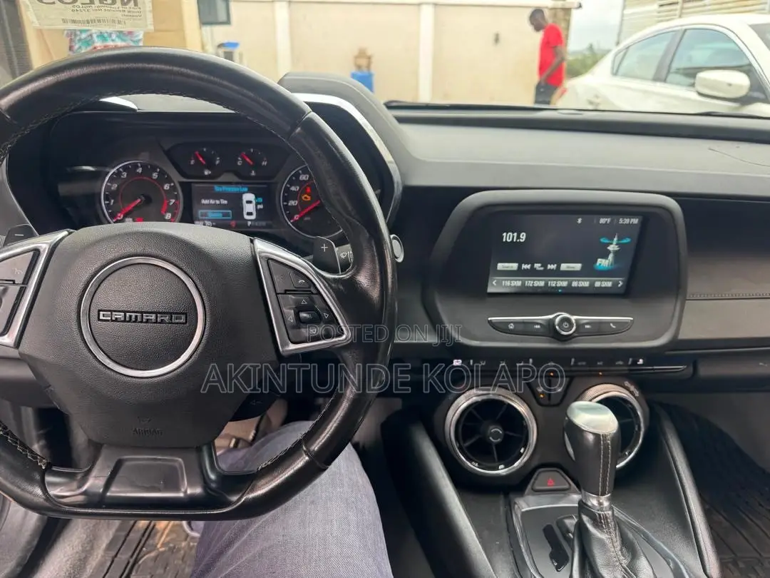Chevrolet Camaro 2018 Silver